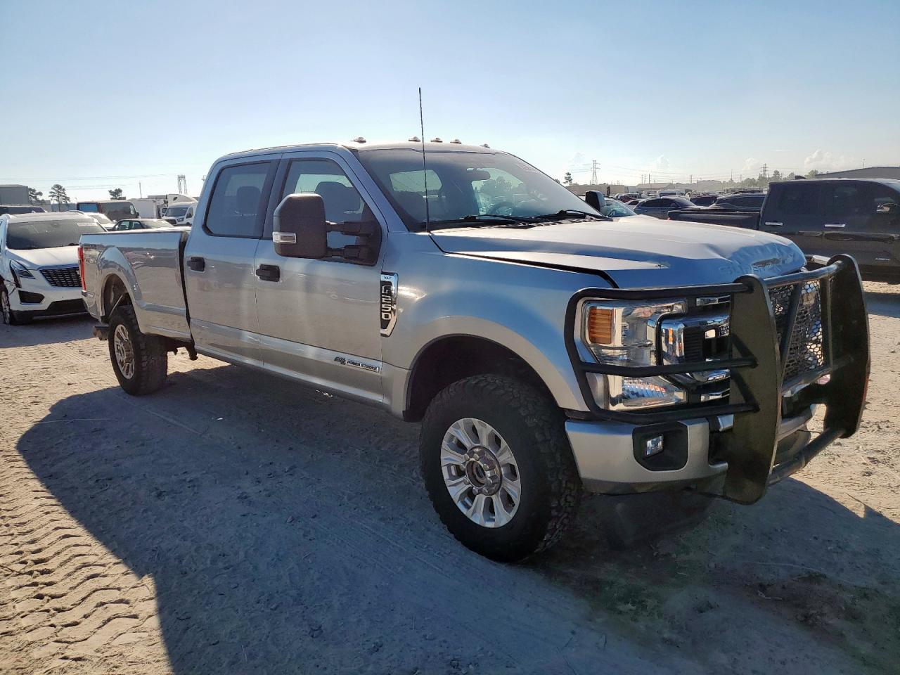2022 Ford F250 Super Duty - Фото 4