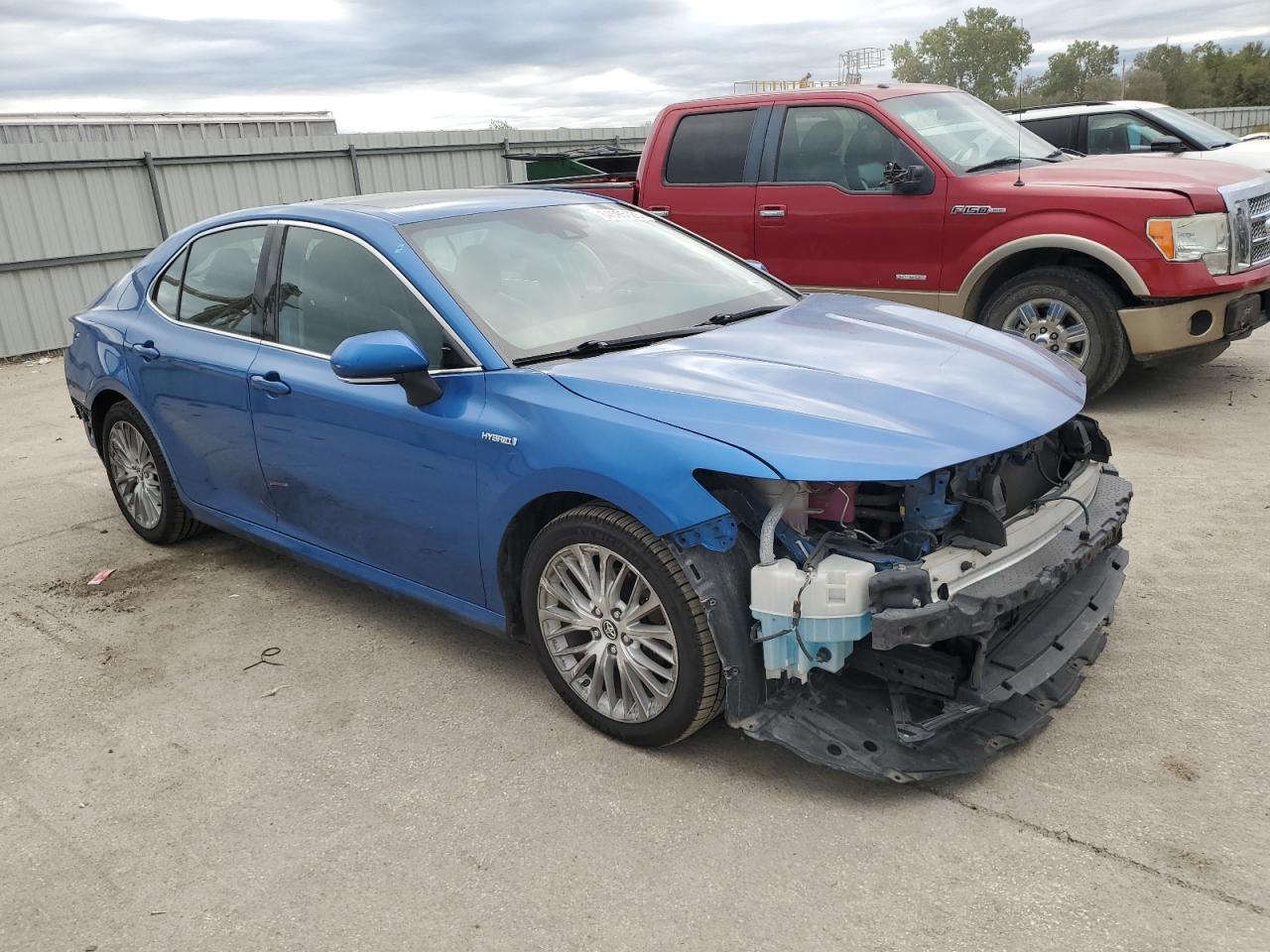 2019 Toyota Camry Hybrid - Фото 4