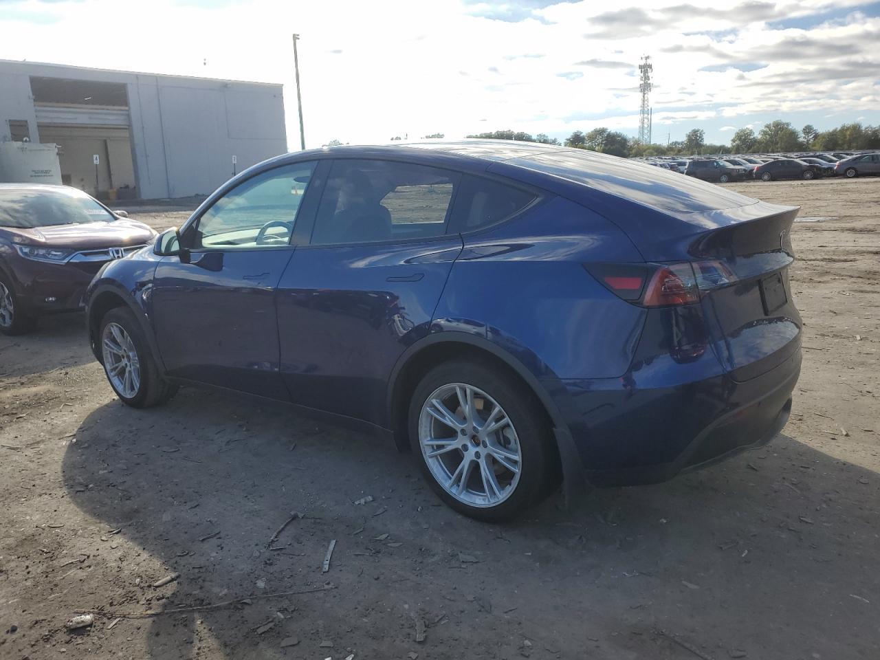 2023 Tesla Model Y - Фото 2