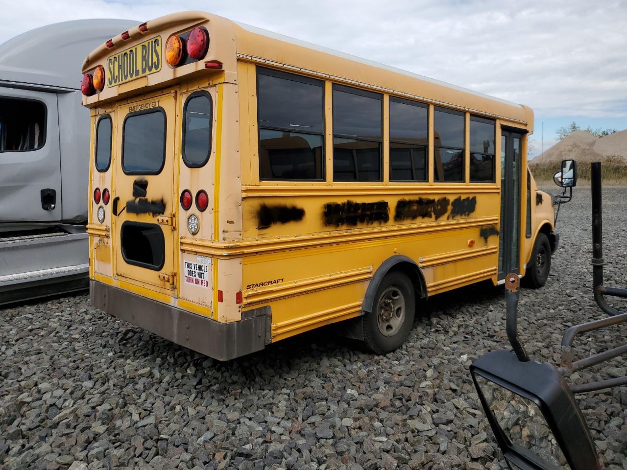 2009 Chevrolet Express G3500 - Image 3