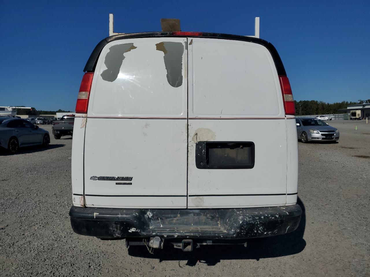 2012 Chevrolet Express G2500 - Image 6