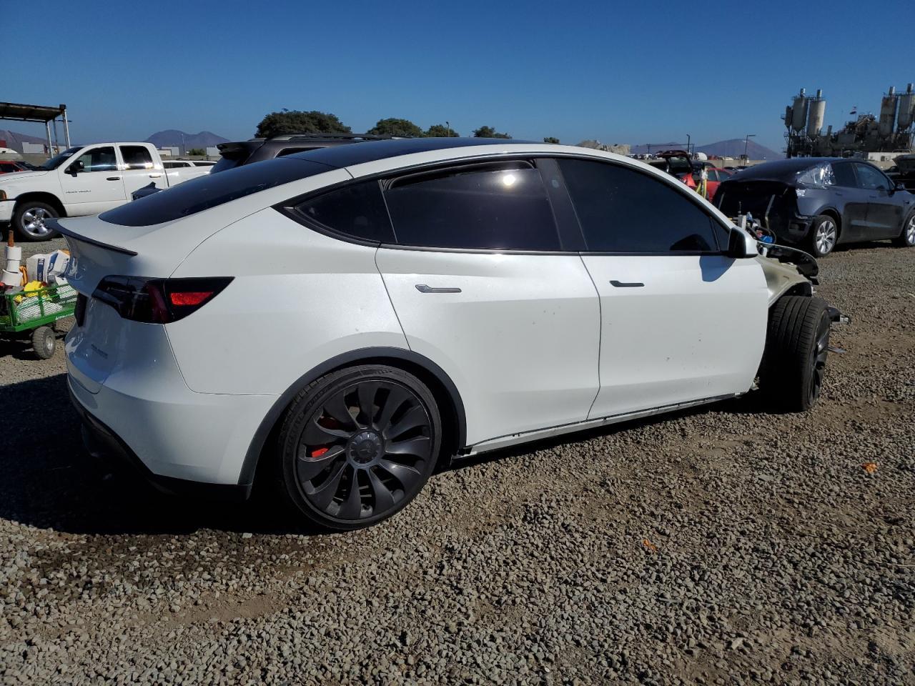 2024 Tesla Model Y - Фото 3