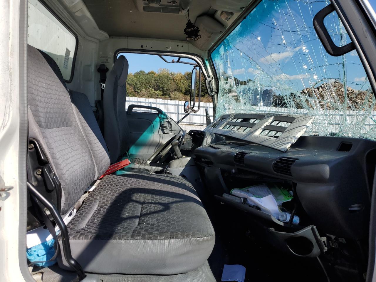 2006 Isuzu Npr Box Truck - Image 7