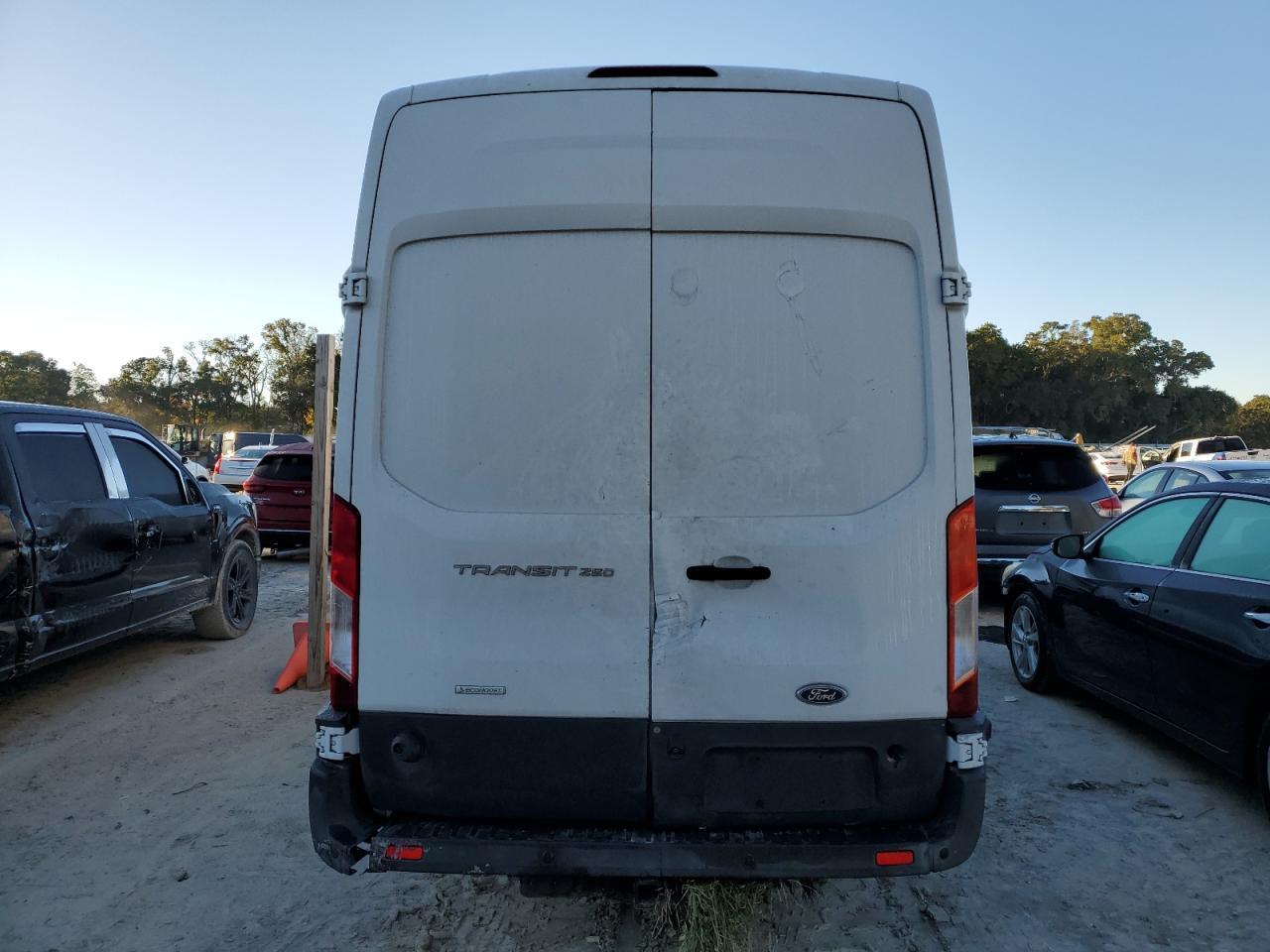 2017 Ford Transit T-250 Delivery Van - Фото 6