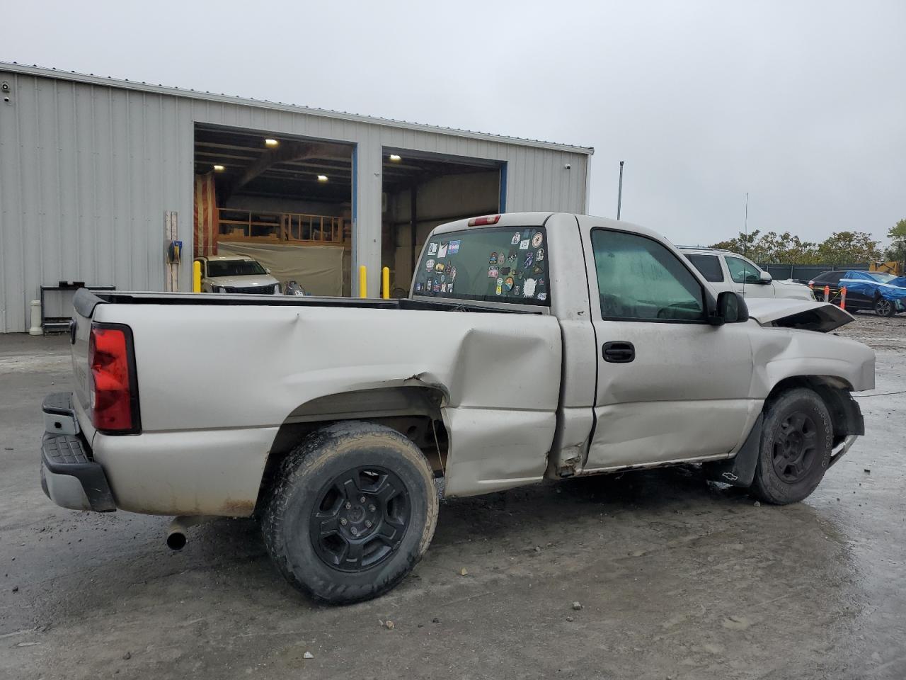 2005 Chevrolet Silverado C1500 - Фото 3