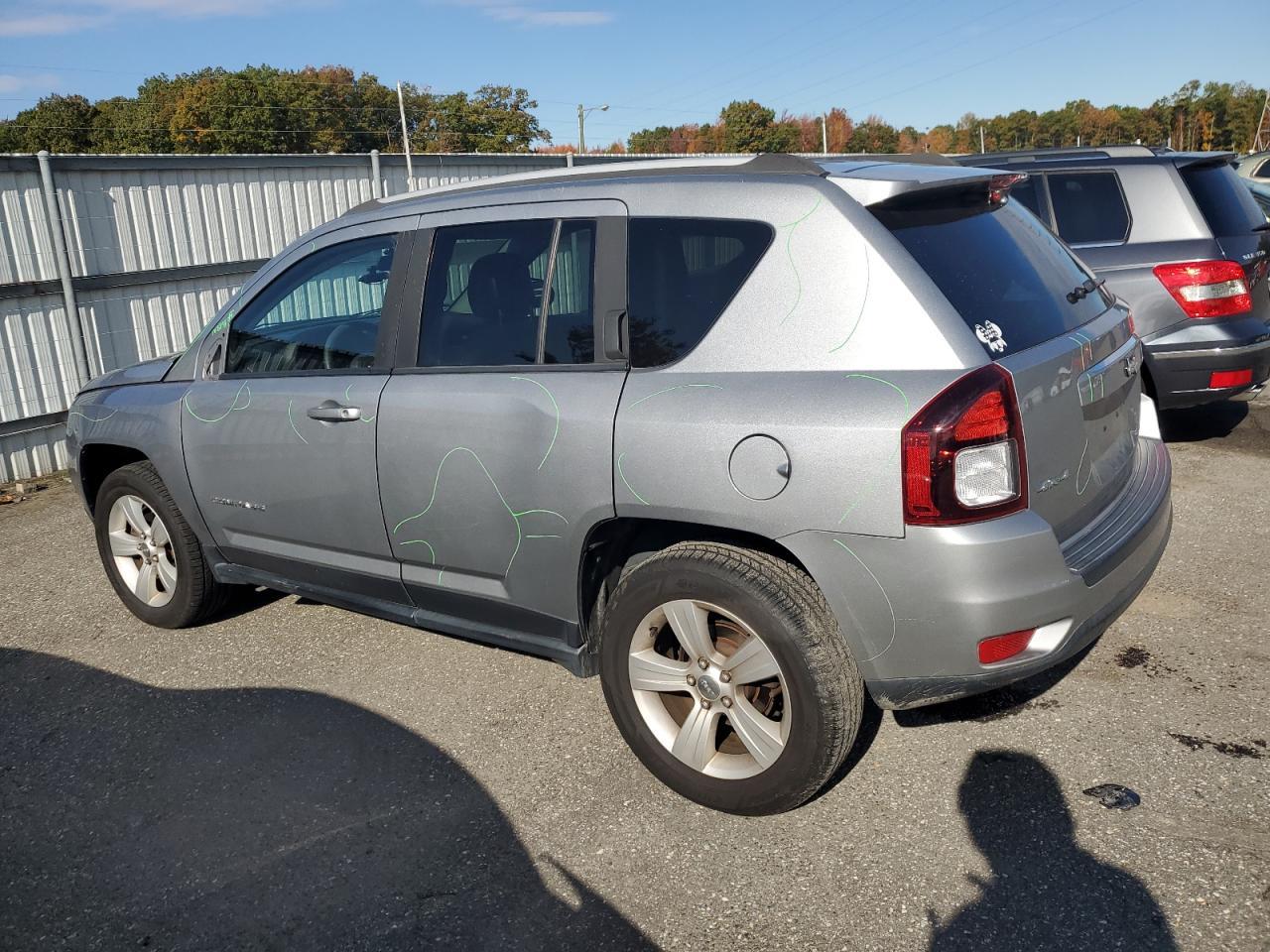 2015 Jeep Compass Sport - Фото 2