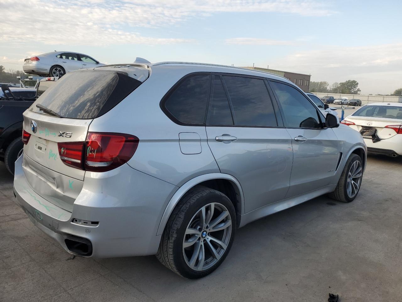 2015 BMW X5 xDrive50I - Фото 3