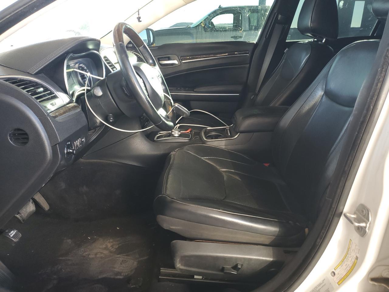 2016 Chrysler 300C - Фото 7