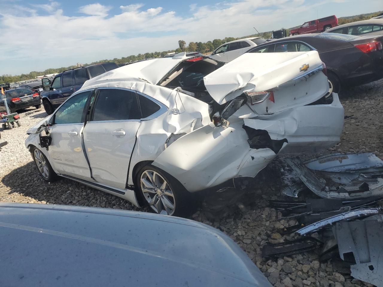 2017 Chevrolet Impala Lt - Image 2