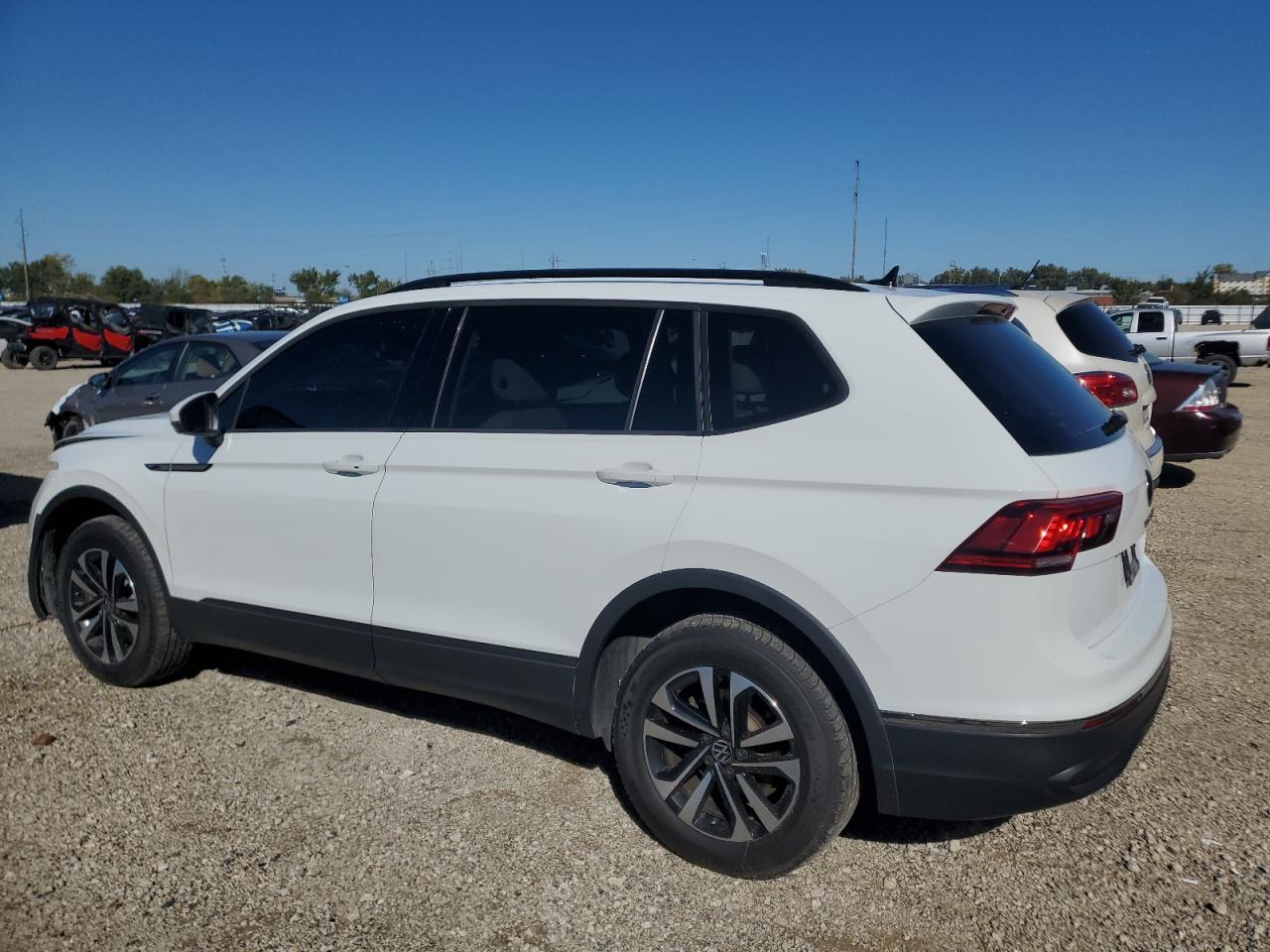2023 Volkswagen Tiguan S - Фото 2