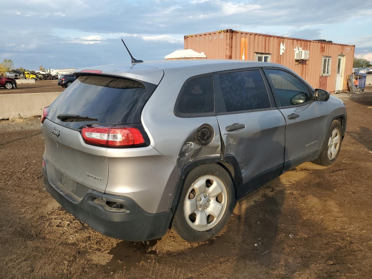 2016 Jeep Cherokee Sport - Фото 3