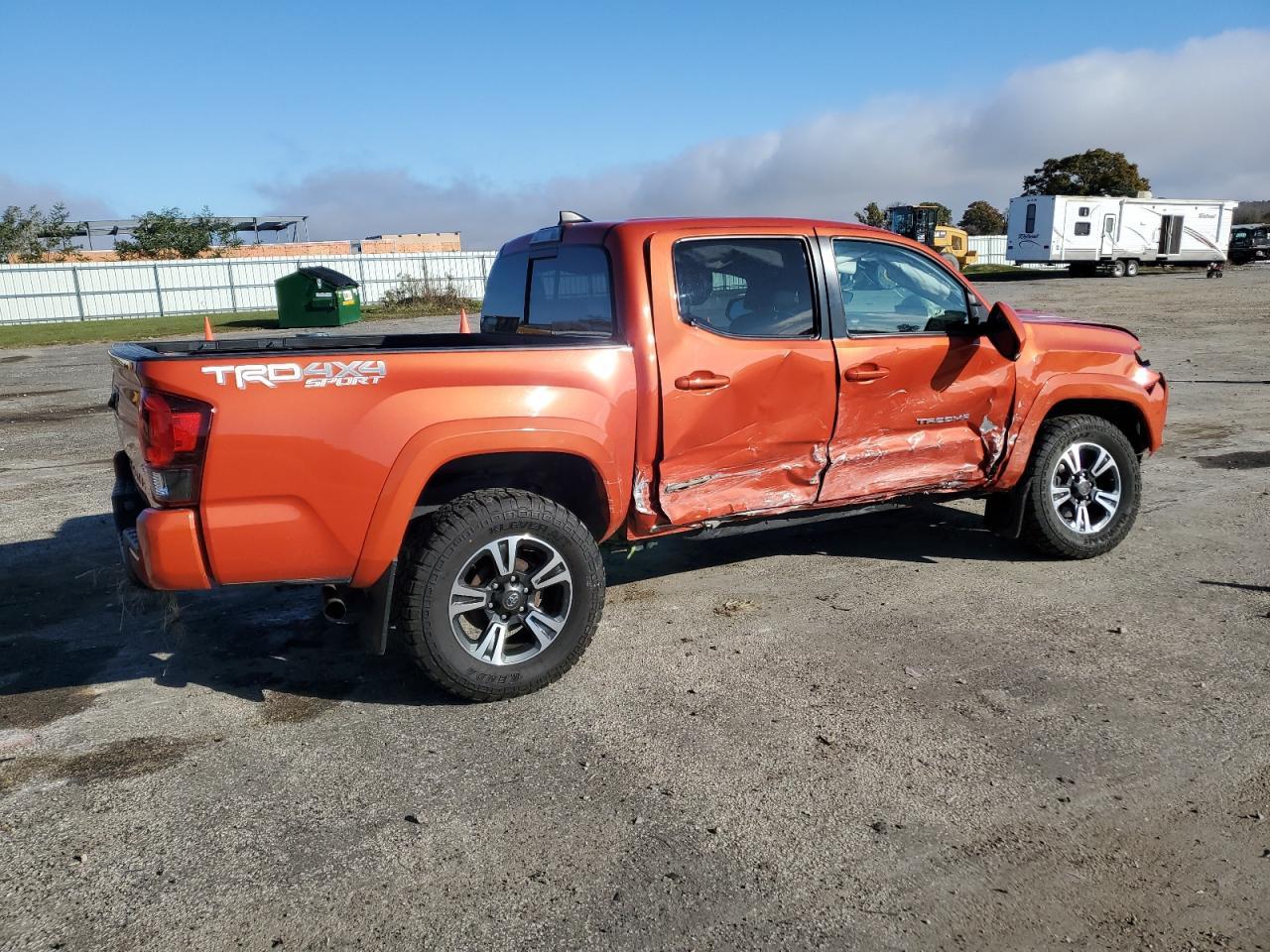 2018 Toyota Tacoma Double Cab - Image 3