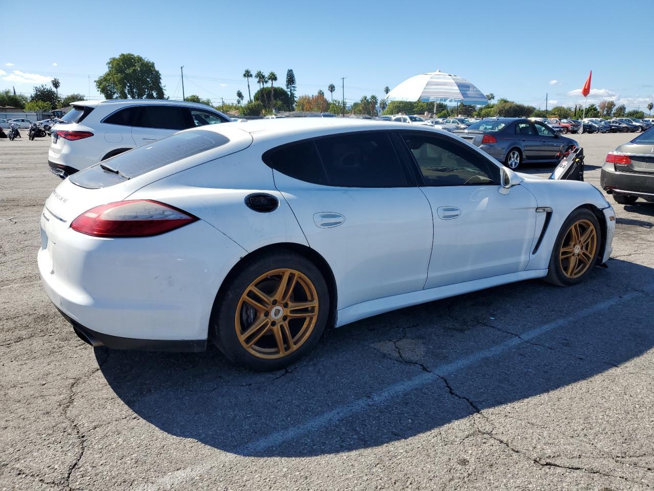 2013 Porsche Panamera 2 - Image 3
