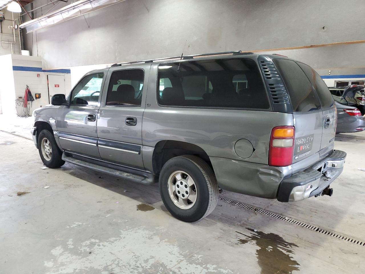 2001 Chevrolet Suburban C1500 - Фото 2