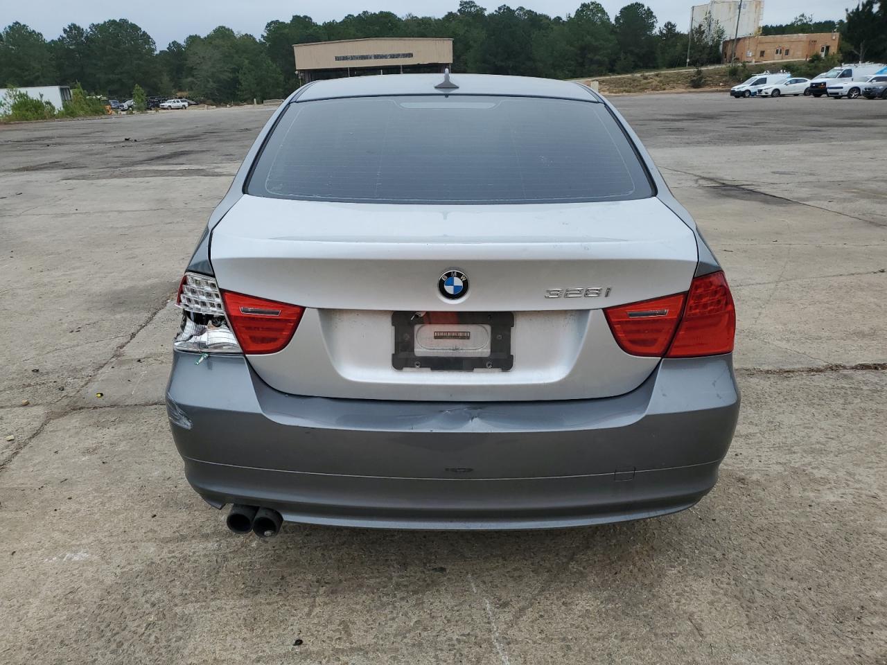 2011 BMW 328 Xi Sulev - Image 6