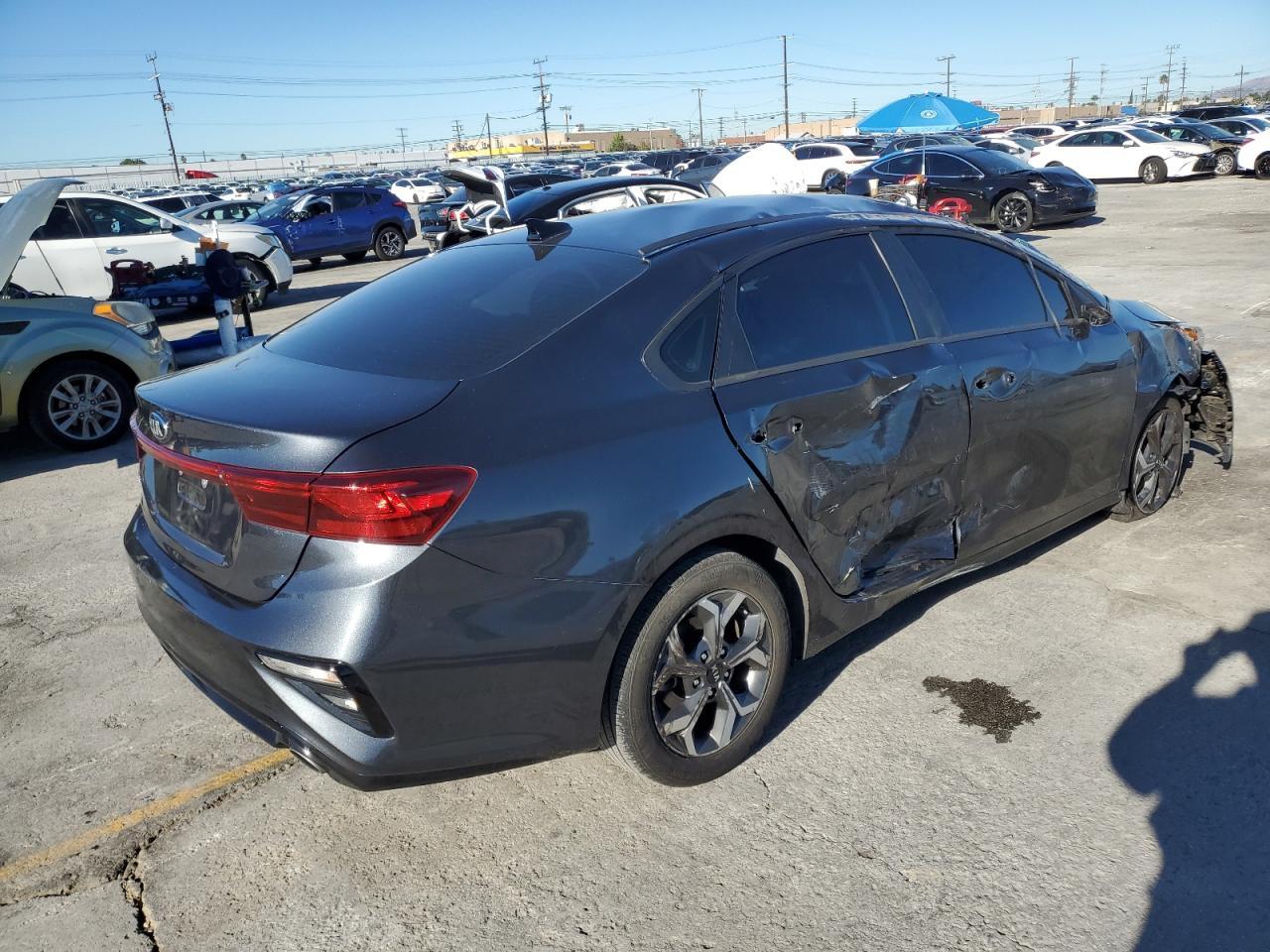2021 Kia Forte Fe - Фото 3