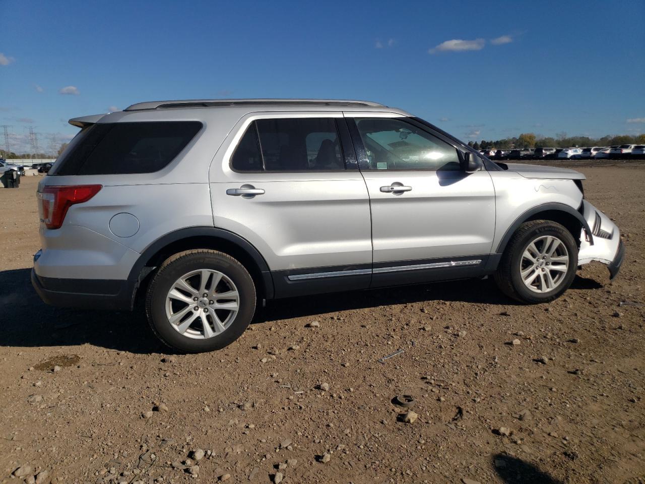2018 Ford Explorer Xlt - Фото 3