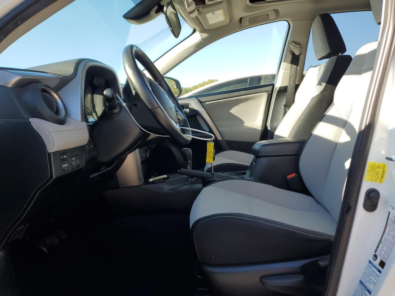 2017 Toyota Rav4 Xle - Image 7