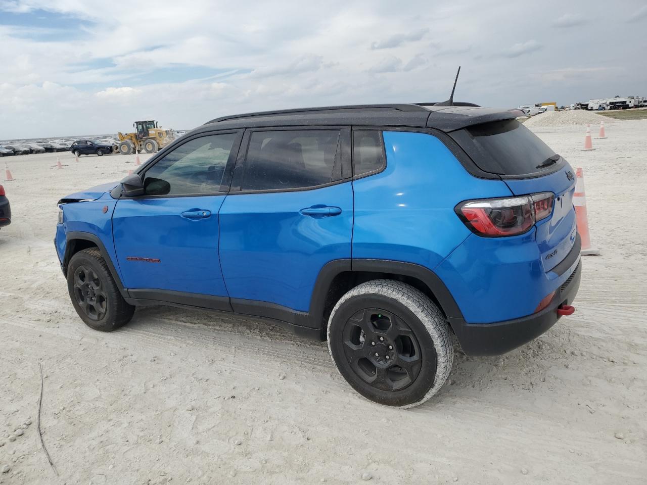2023 Jeep Compass Trailhawk - Фото 2