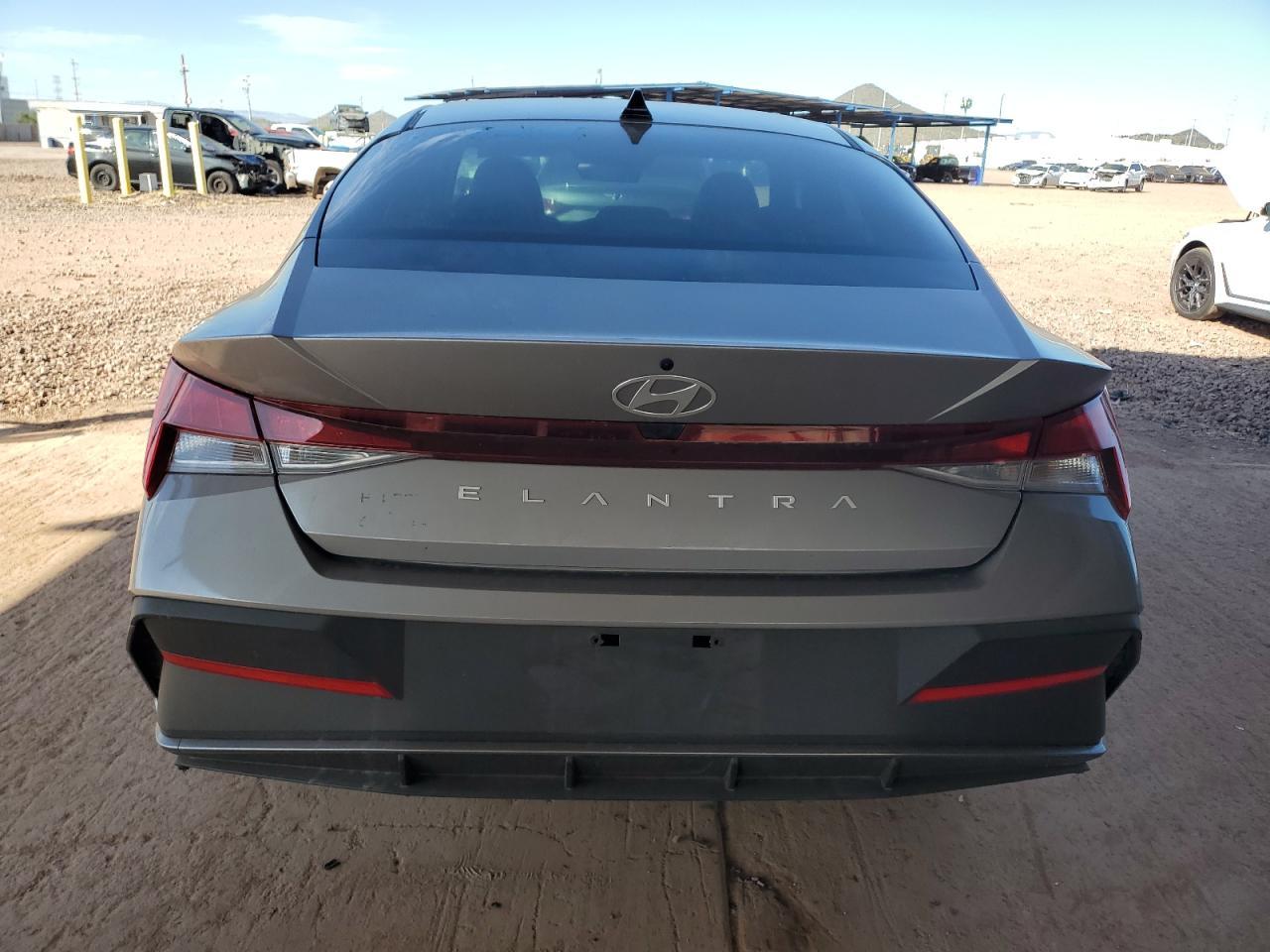 2025 Hyundai Elantra Se - Фото 6