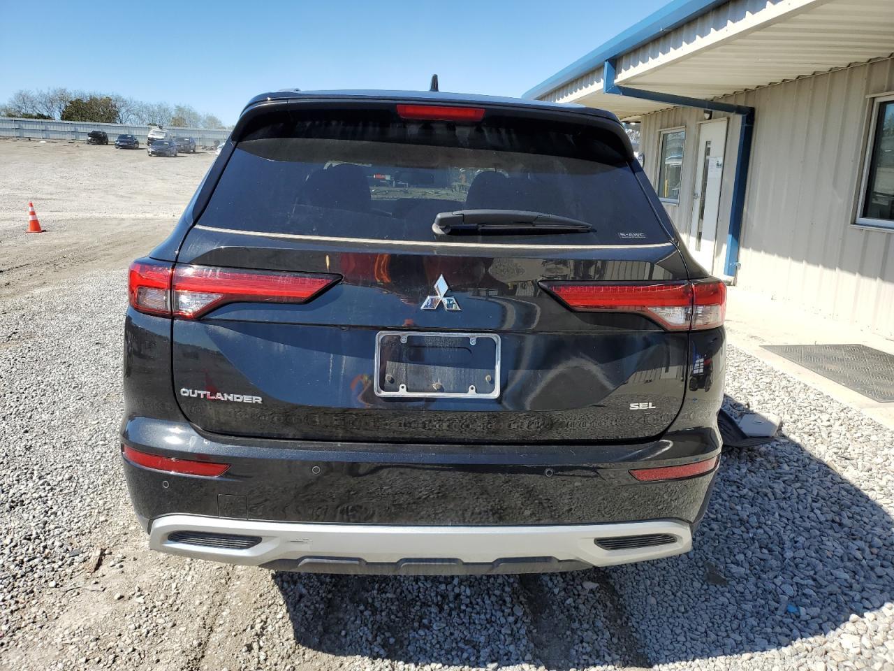 2024 Mitsubishi Outlander Sel - Image 6