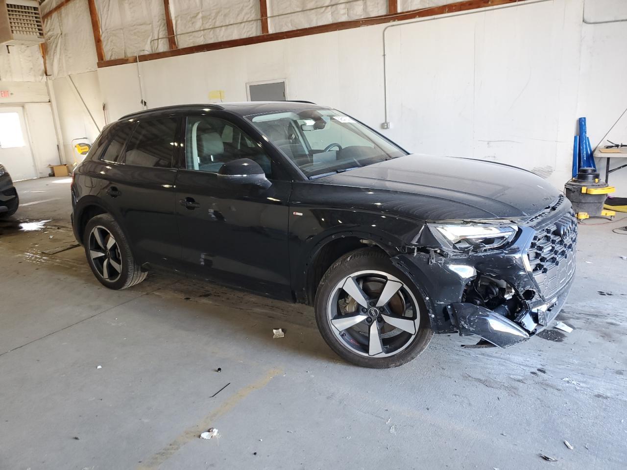 2022 Audi Q5 Premium Plus 45 - Image 4