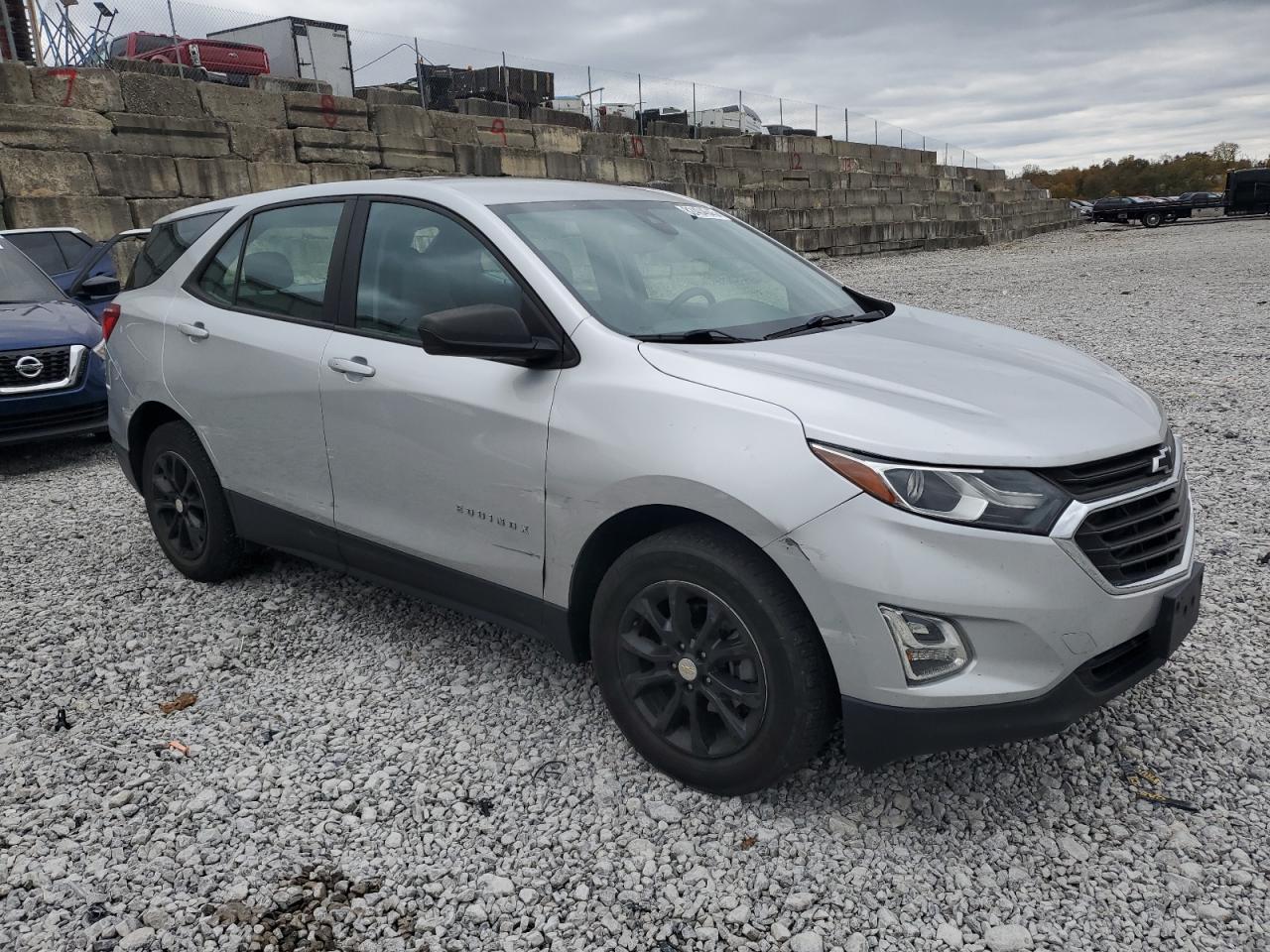 2020 Chevrolet Equinox Ls - Фото 4