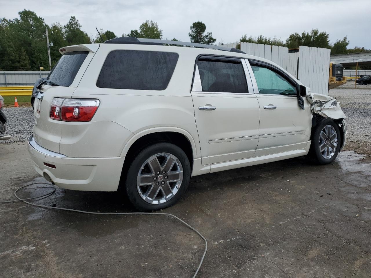 2011 GMC Acadia Denali - Фото 3