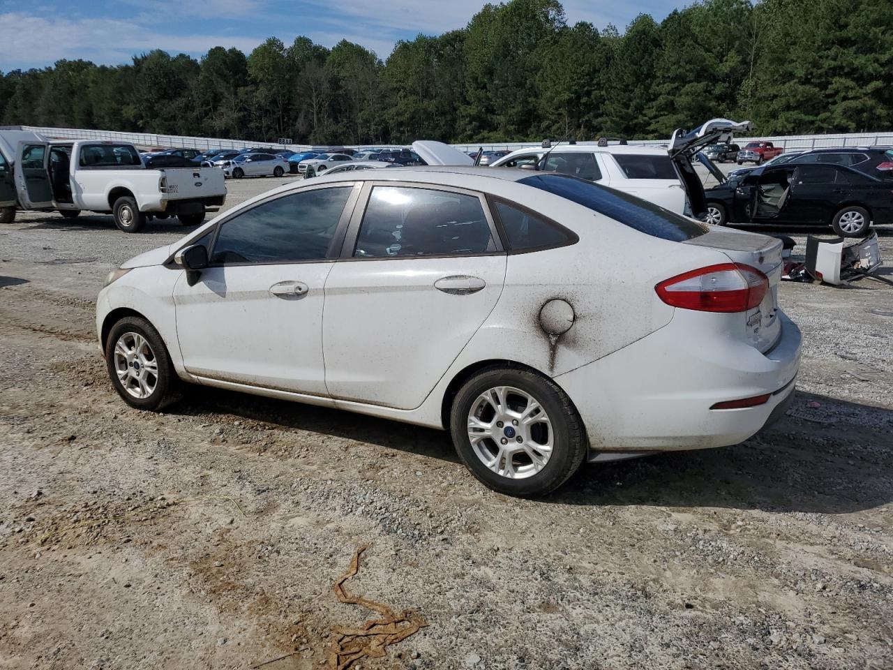 2014 Ford Fiesta Se - Фото 2