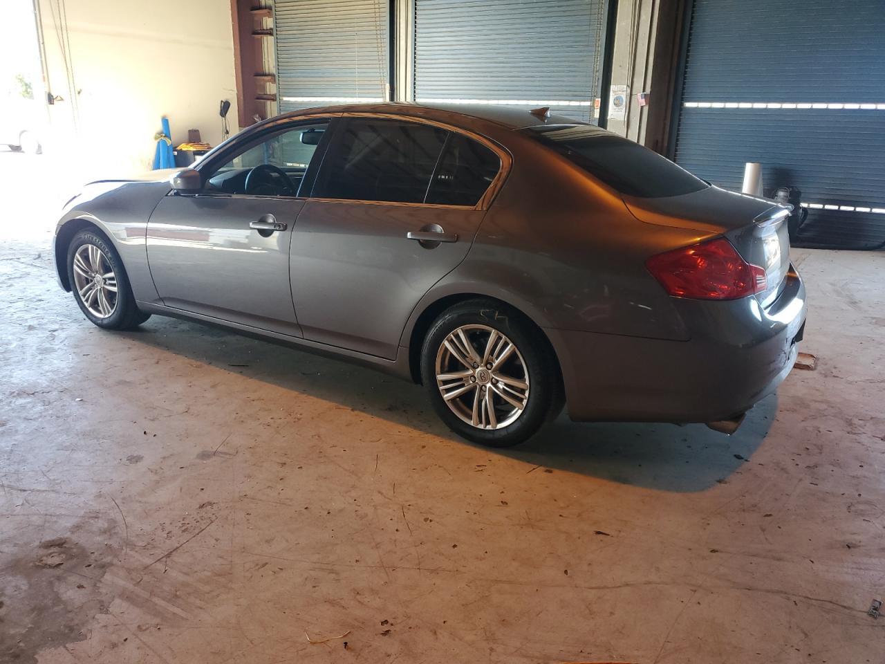 2013 Infiniti G37 Base - Image 2