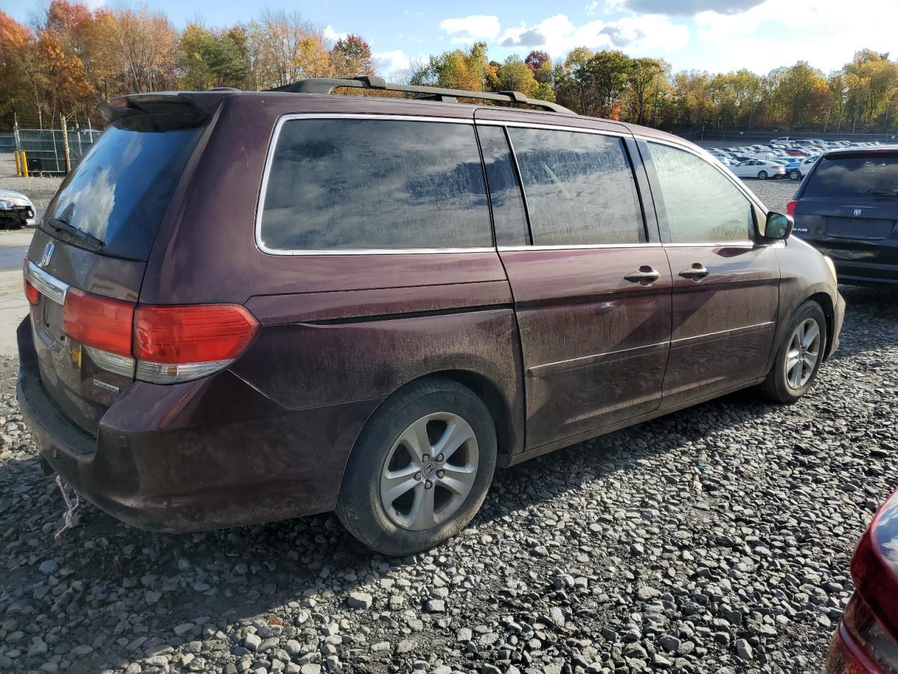 2010 Honda Odyssey Touring - Image 3