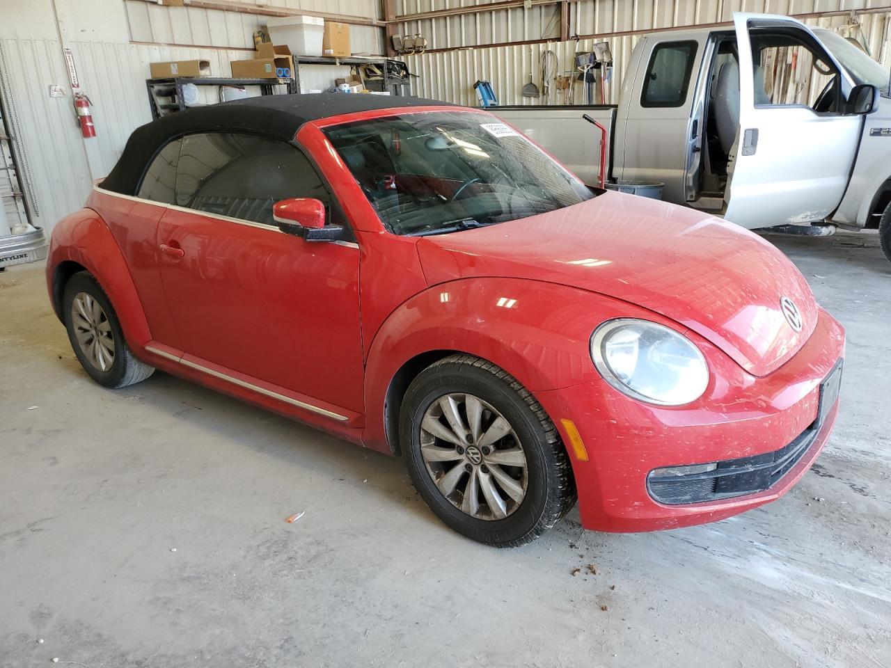 2013 Volkswagen Beetle - Фото 4