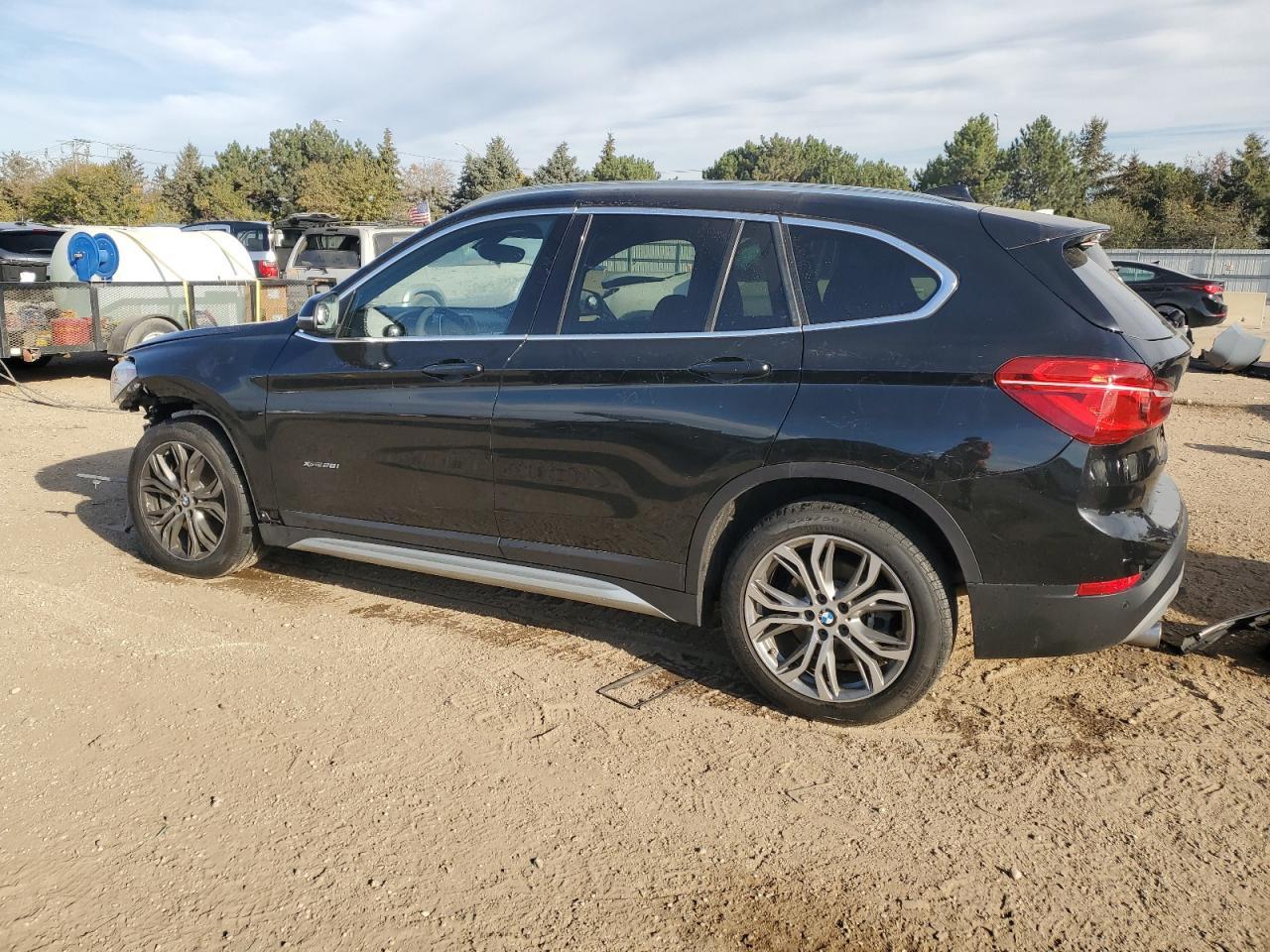 2017 BMW X1 xDrive28I - Фото 2