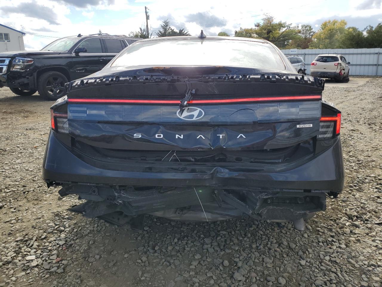 2025 Hyundai Sonata Hybrid - Image 6