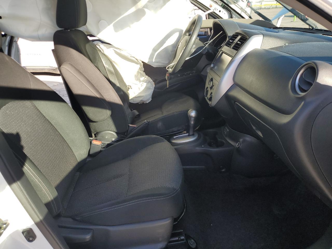 2019 Nissan Versa S - Image 7