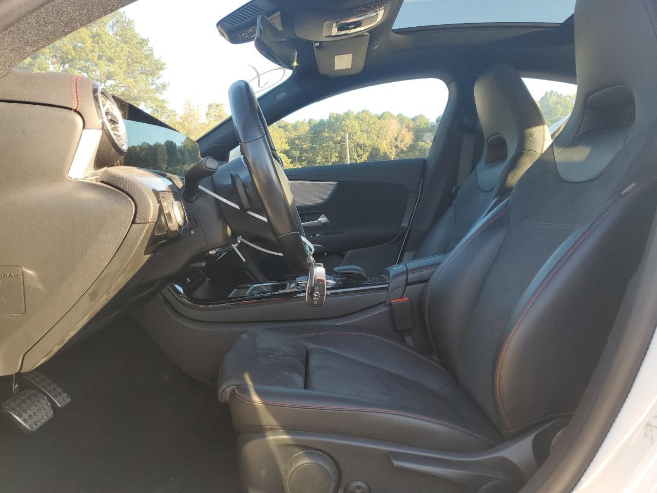 2022 Mercedes-Benz Cla 250 4Matic - Фото 7