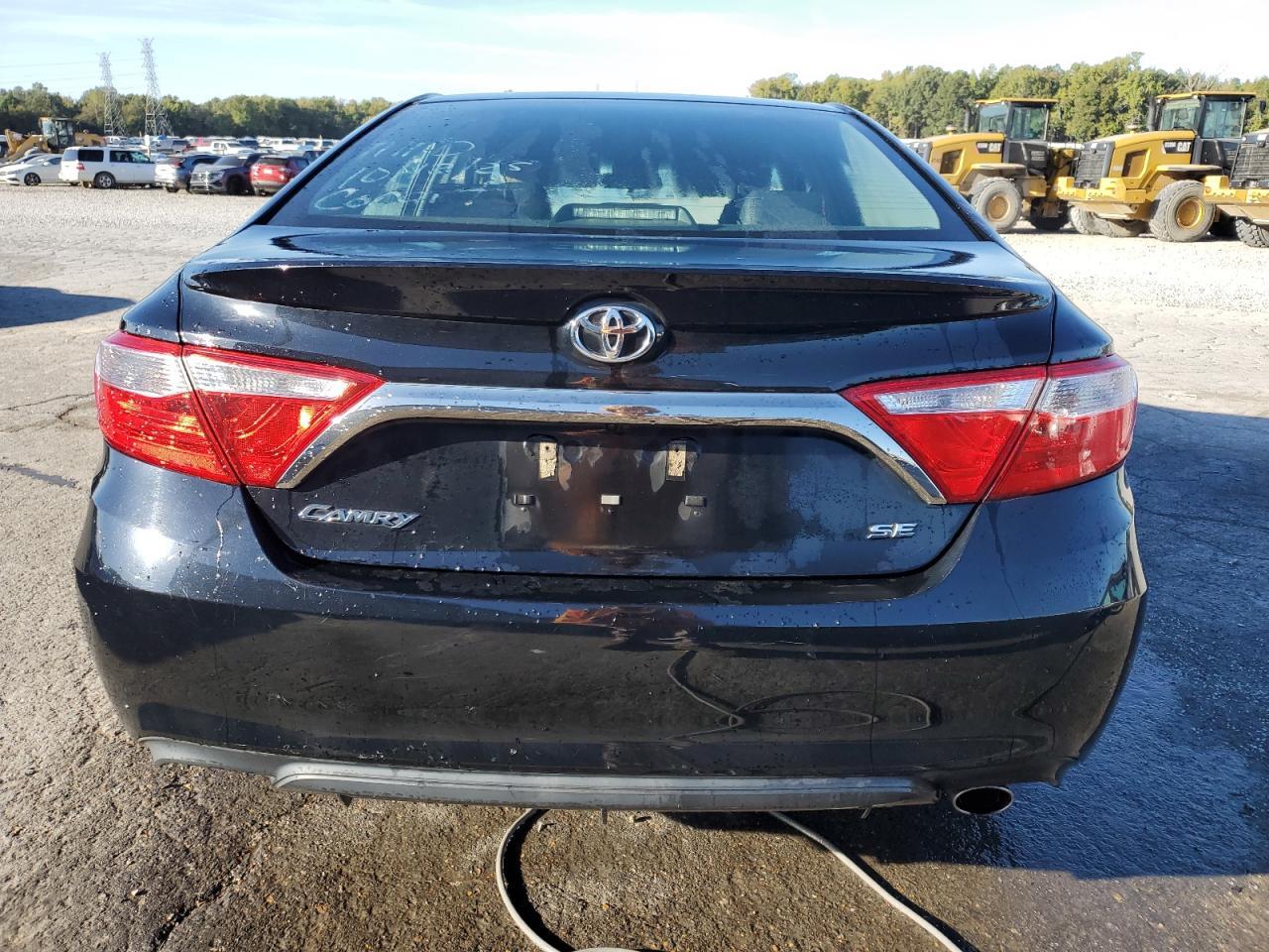 2017 Toyota Camry Le - Фото 6