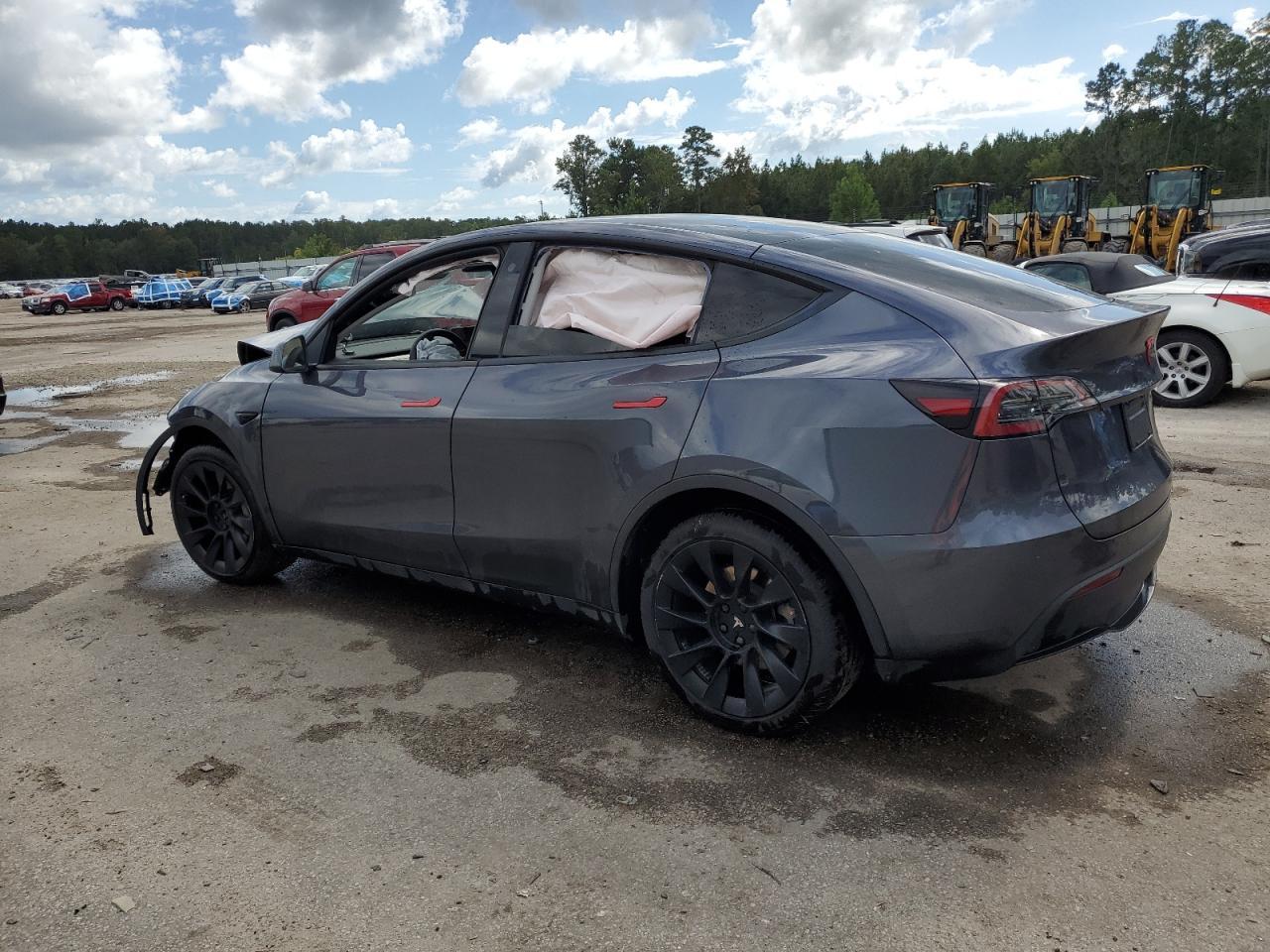 2023 Tesla Model Y - Image 2