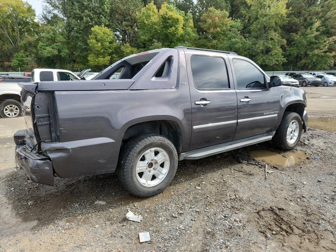 2010 Chevrolet Avalanche Ltz - Фото 3