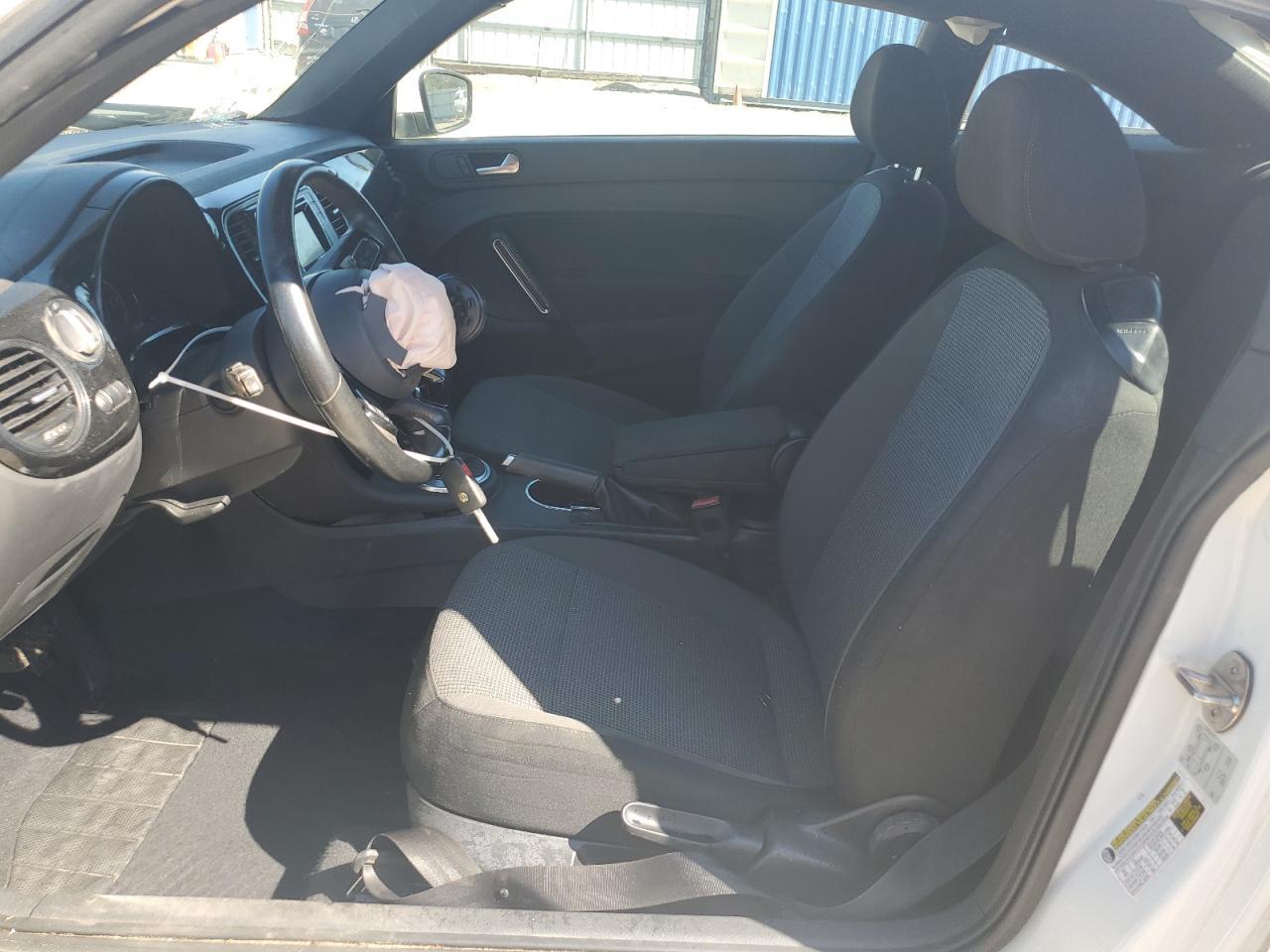 2019 Volkswagen Beetle S - Фото 7