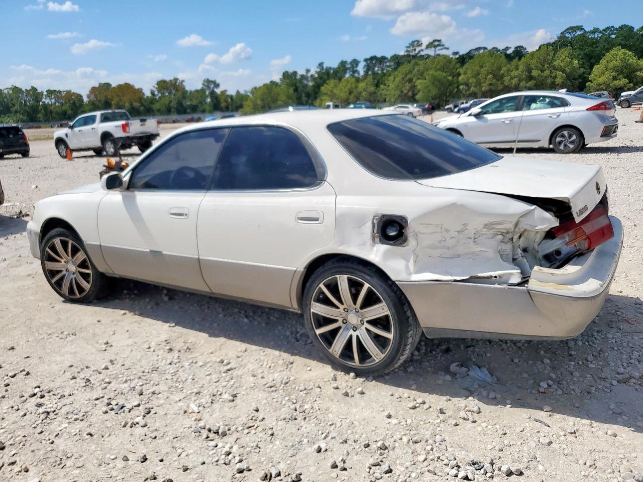 1995 Lexus Es 300 - Image 2