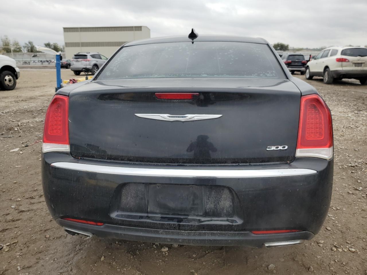 2015 Chrysler 300 Limited - Image 6