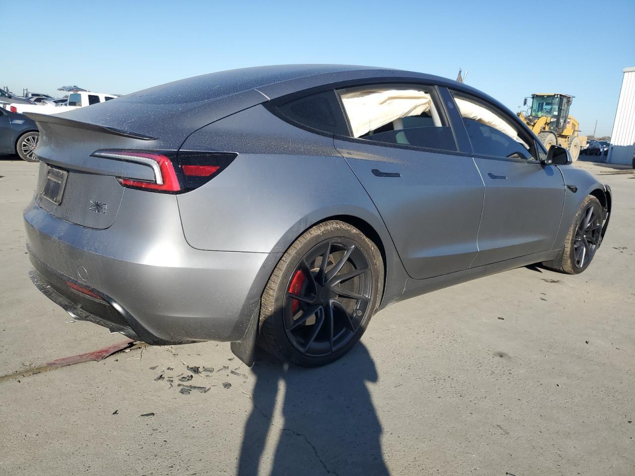 2024 Tesla Model 3 - Фото 3