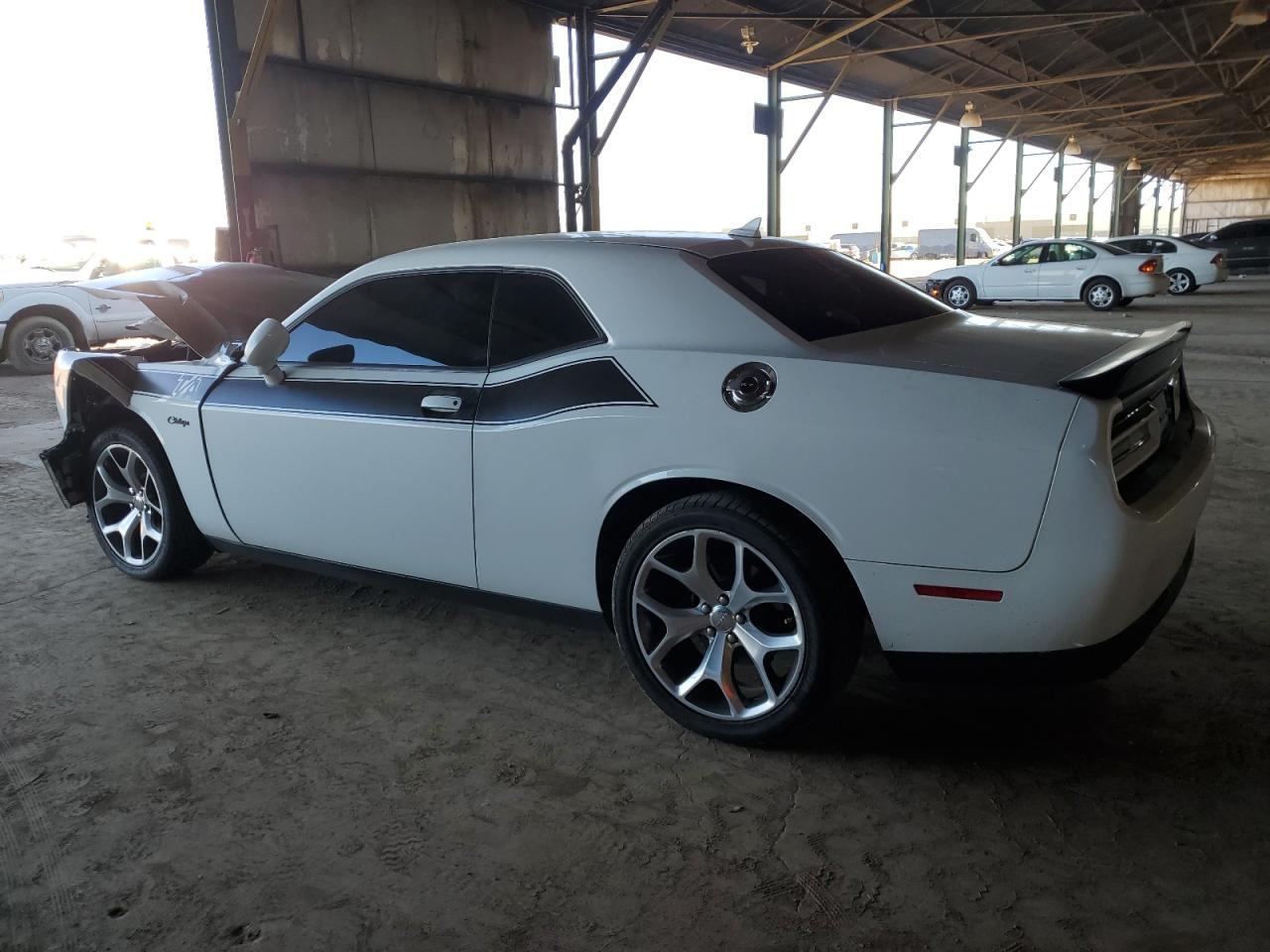 2016 Dodge Challenger Sxt - Image 2