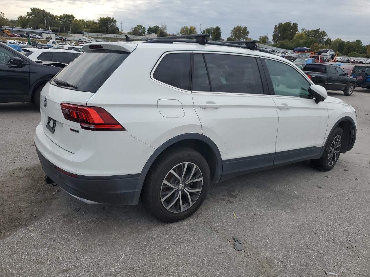 2019 Volkswagen Tiguan Se - Фото 3