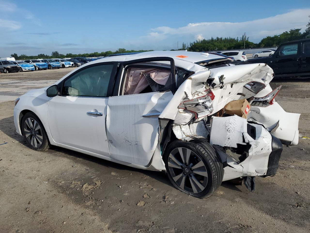 2019 Nissan Sentra S - Фото 2