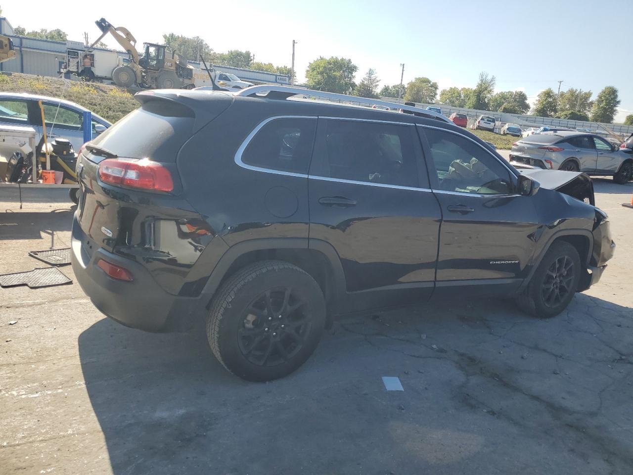 2018 Jeep Cherokee Latitude - Image 3