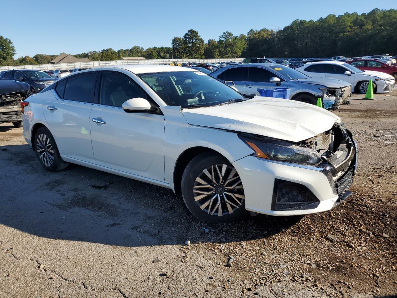 2023 Nissan Altima Sv - Image 4