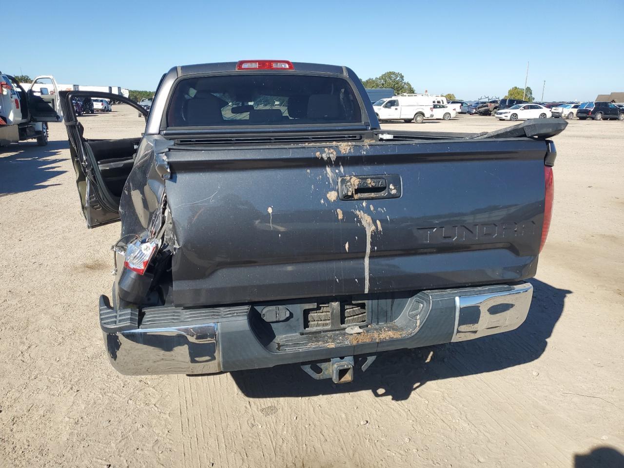 2017 Toyota Tundra Crewmax Sr5 - Image 6