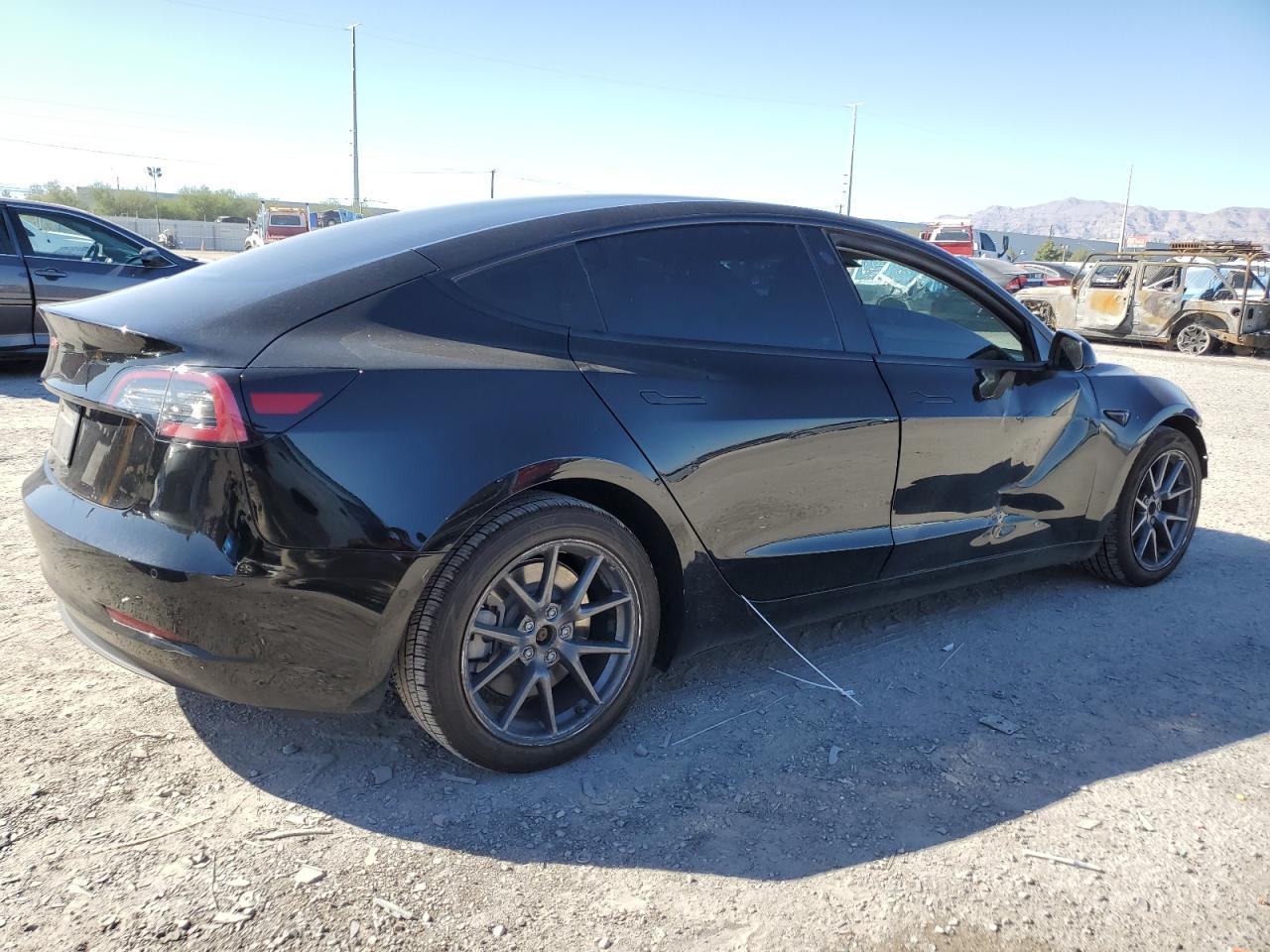 2022 Tesla Model 3 - Image 3